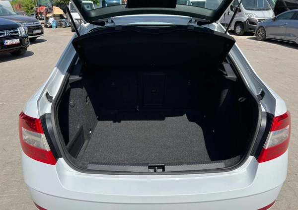 Skoda Octavia cena 53800 przebieg: 218245, rok produkcji 2018 z Wisła małe 326